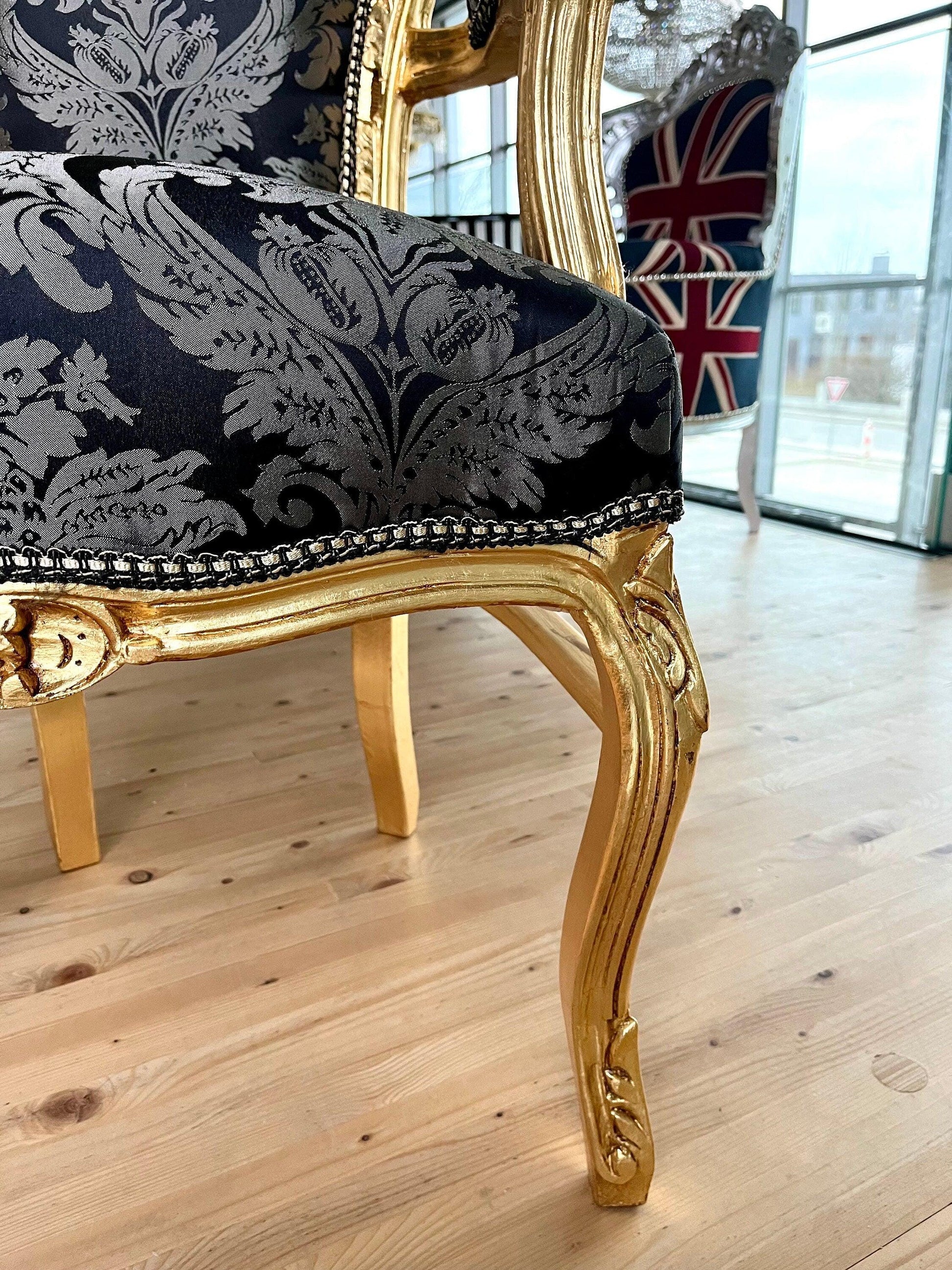 Armchair Black Gold French Louis Style Accent Chair Retro Antique Baroque Rococo Style Armchair in Gold Finish for Home Decor