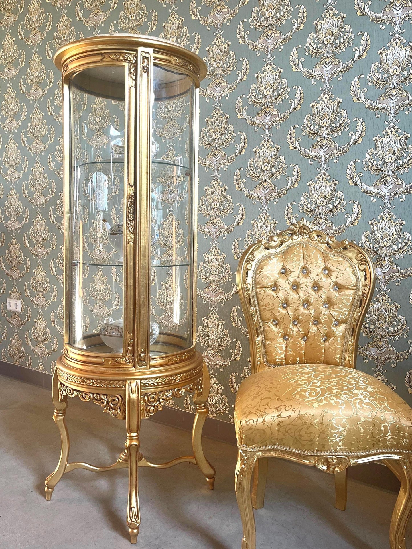 Display Cabinet French Louis Antique Style Glass Showcase Retro Baroque Style Wooden Cabinet in Gold Finish for Home Decor
