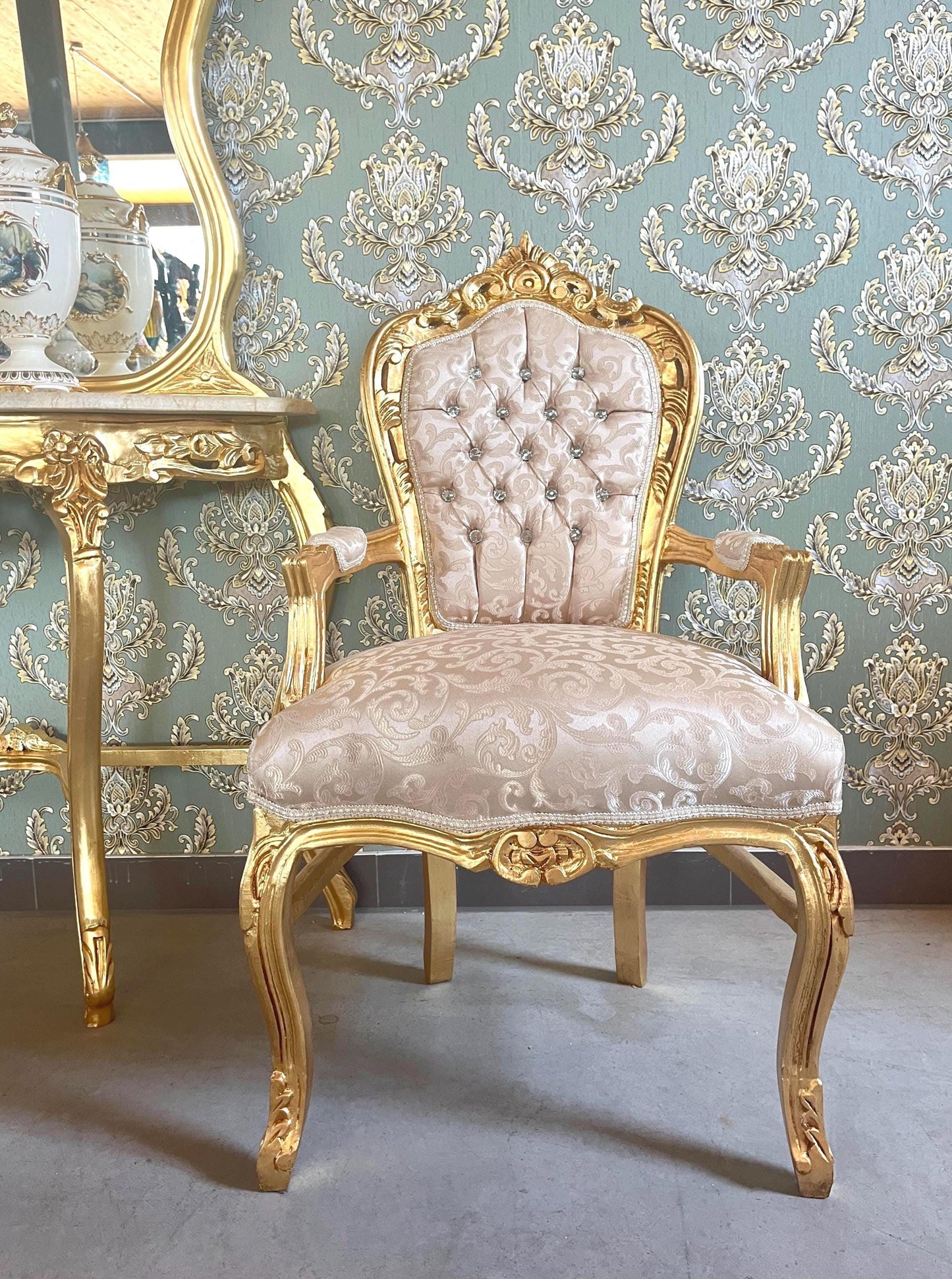 Accent Armchair Beige Color Damask French Louis XV Style Chair in Gold Finish Retro Baroque Rococo Handmade Chair For Xmas Gift Home Decor