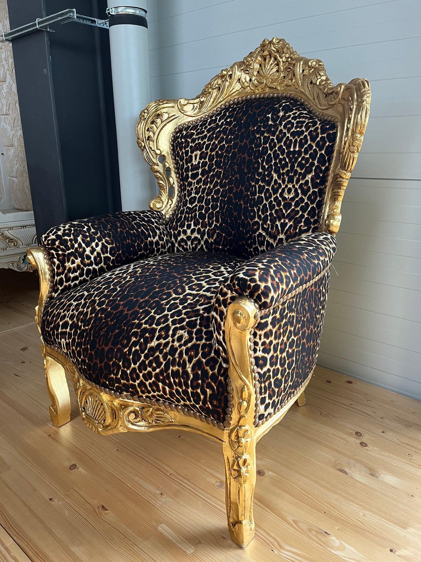 Armchair French Baroque Rococo Style Wooden Sofa Chair Antique Style in Leopard Brown for Living Room Home Decor
