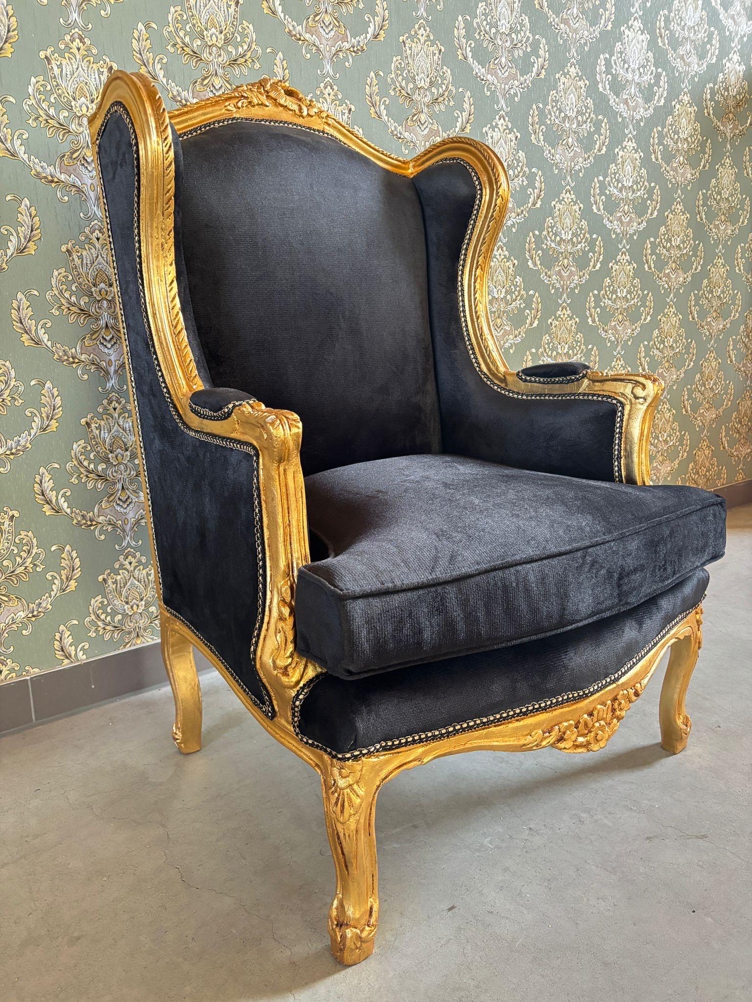Accent Armchair Retro Baroque Rococo Style Black Velvet Chair in Gold Finish For Holiday Decor