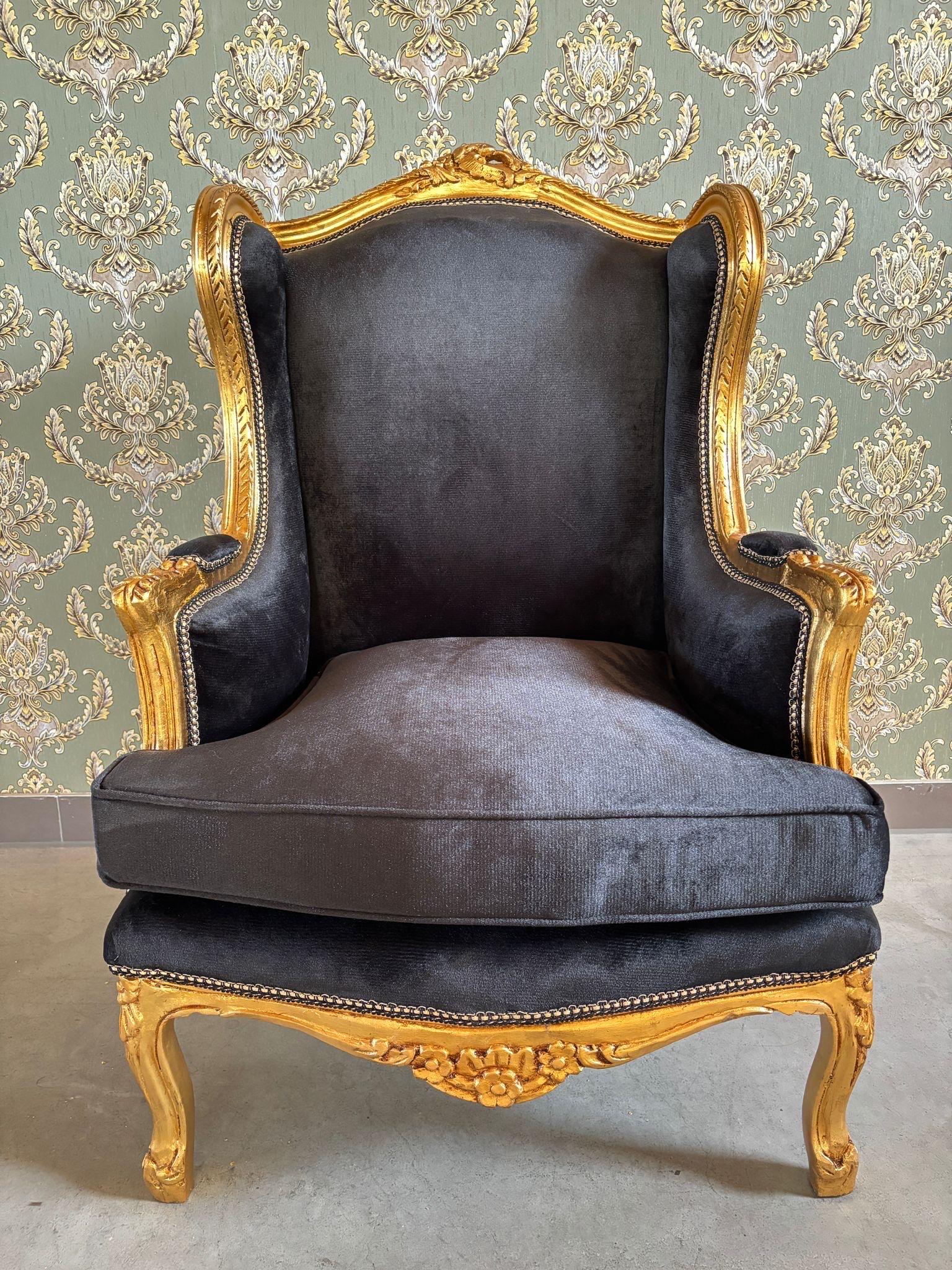 Accent Armchair Retro Baroque Rococo Style Black Velvet Chair in Gold Finish For Holiday Decor