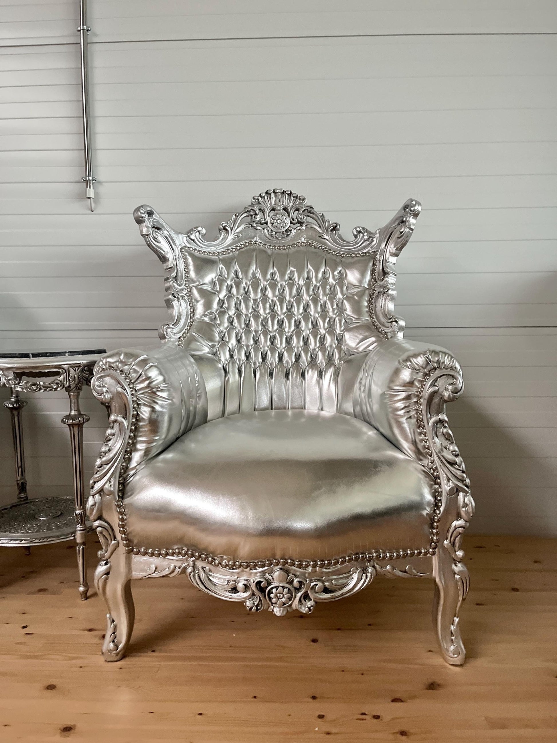 Armchair Silver French Louis Style Sofa Chair Italian Antique Style Armchair Baroque Rococo Style in Silver Finish for Living Room