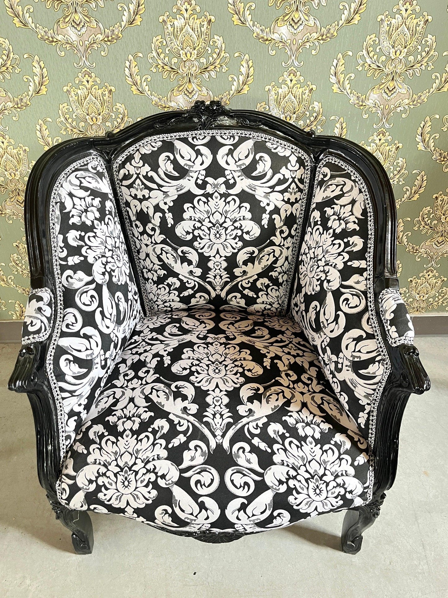Armchair French Louis Style Shell Shape Chair Nostalgic Baroque Style in Black Floral Lounge Chair for Home Decor
