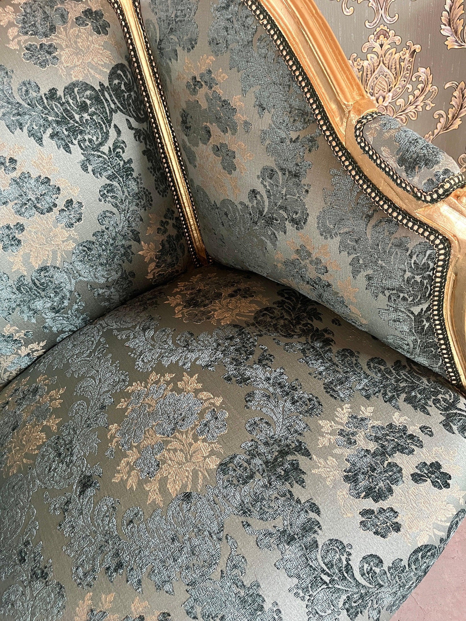 Armchair French Louis Style Shell Shape Chair Nostalgic Baroque Style in Velvet Turquoise for Living Room Home Decor for Hotel Lounge Room