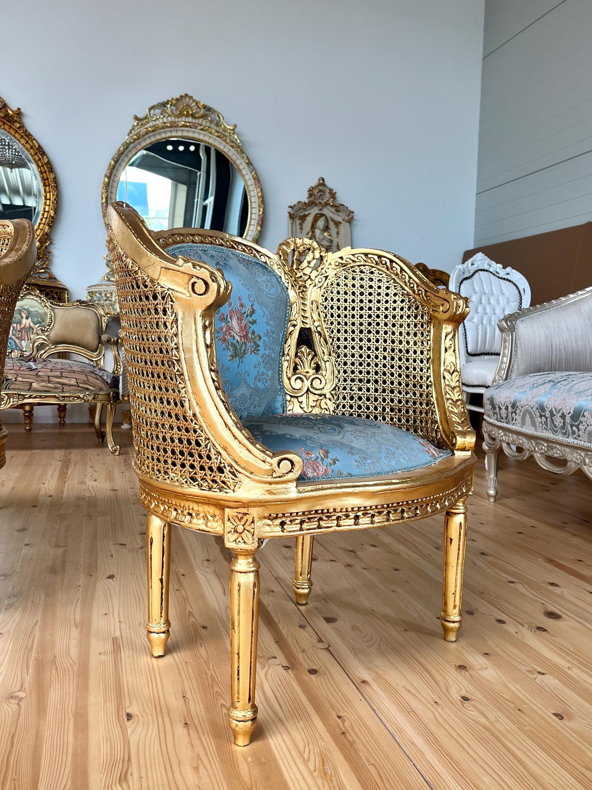 Sofa Set Royal Baroque Style in Blue Floral Damask Retro Rococo Couch Set in Gold Finish for Lounge Room Decor Party Event TV Movie Shooting