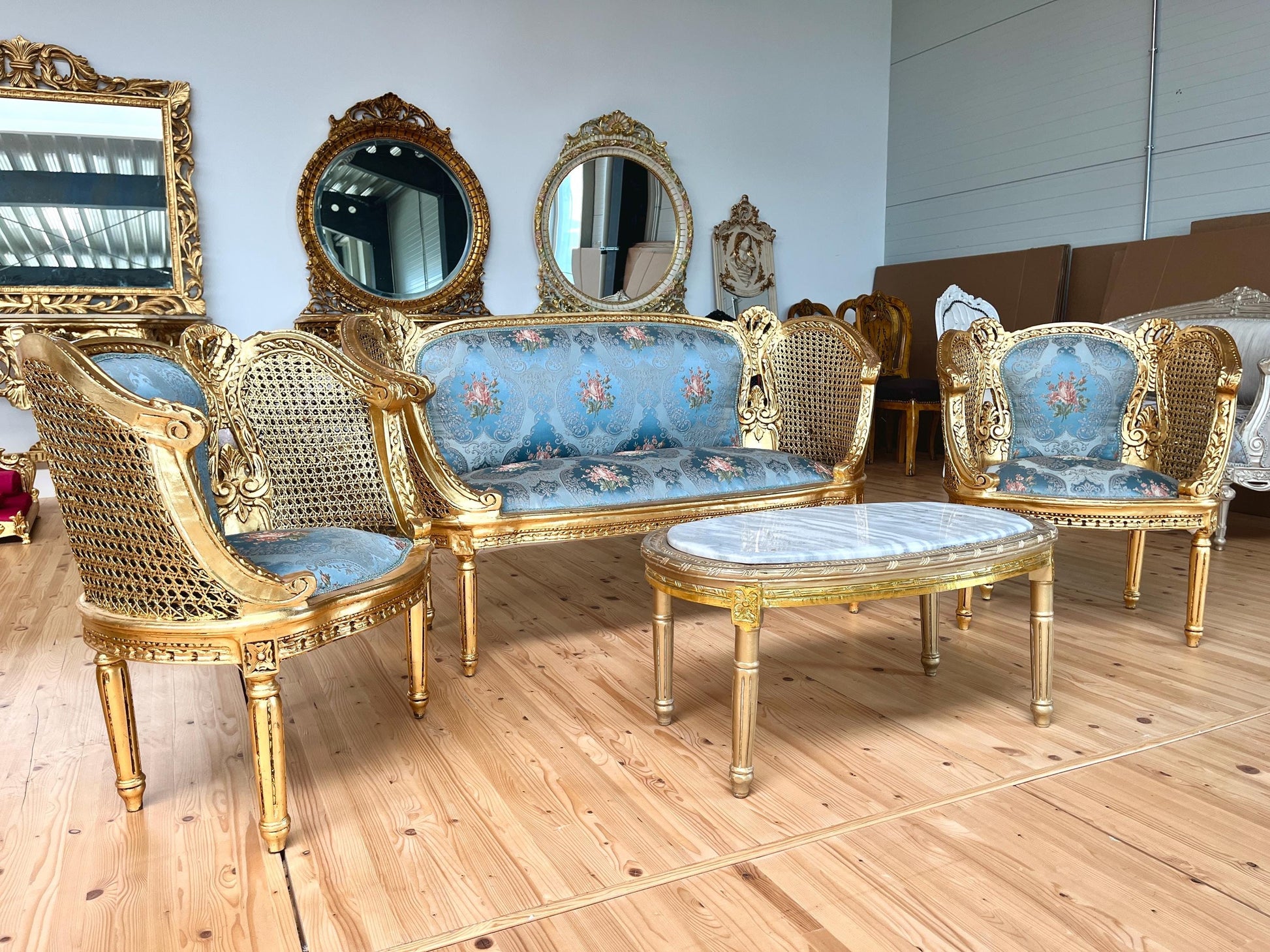 Sofa Set Royal Baroque Style in Blue Floral Damask Retro Rococo Couch Set in Gold Finish for Lounge Room Decor Party Event TV Movie Shooting