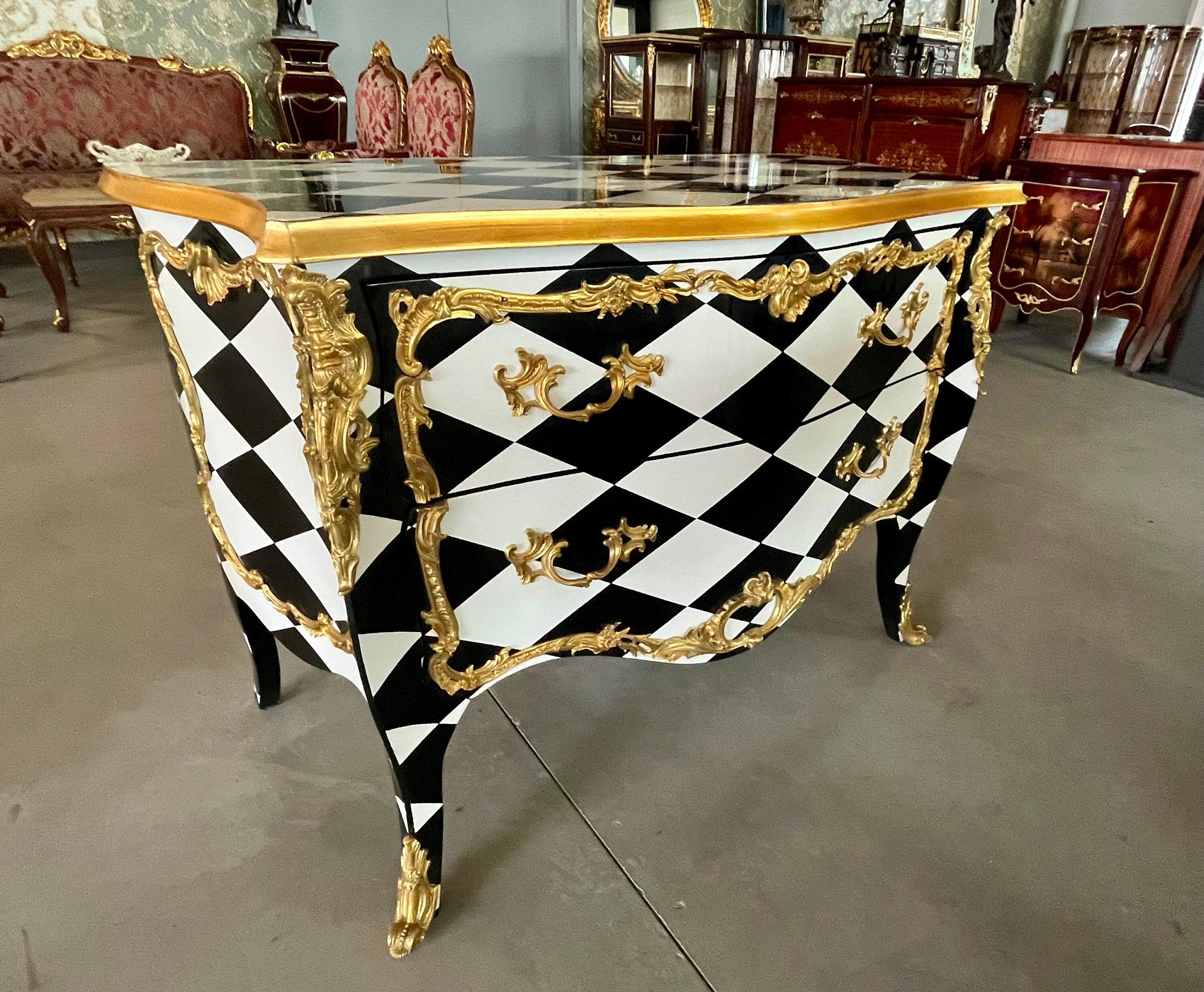 Chest of Drawer Louis XV Style Dresser in Black Diamond Print Chest of Drawer Retro Baroque Style with Brass Ornaments for Bedroom Decor