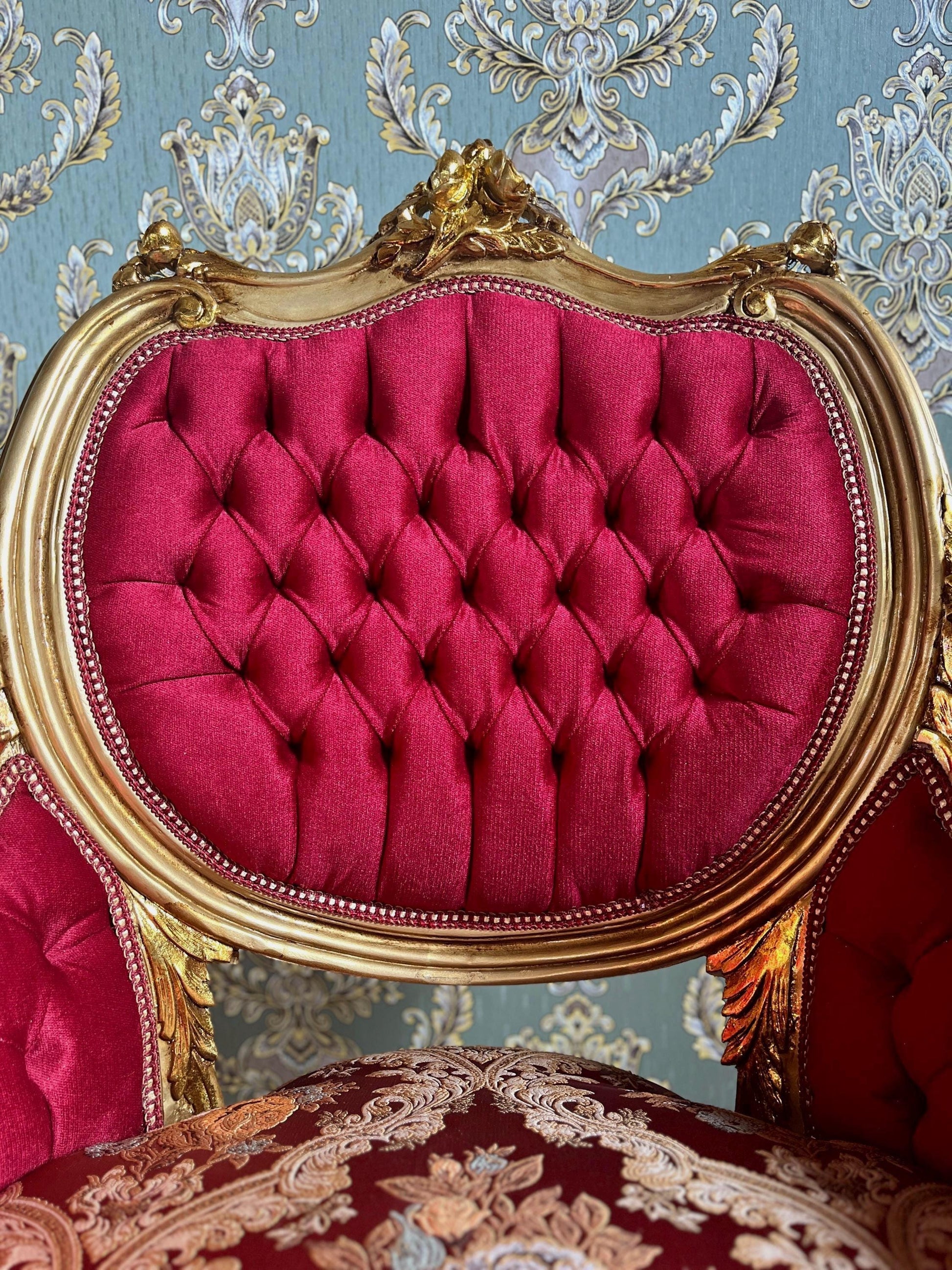 Armchair Antique Baroque Style in Bordeaux Red Lounge Chair in Gold Finish Retro Royal Style Armchair for Wedding Decor Chair or Lounge Room