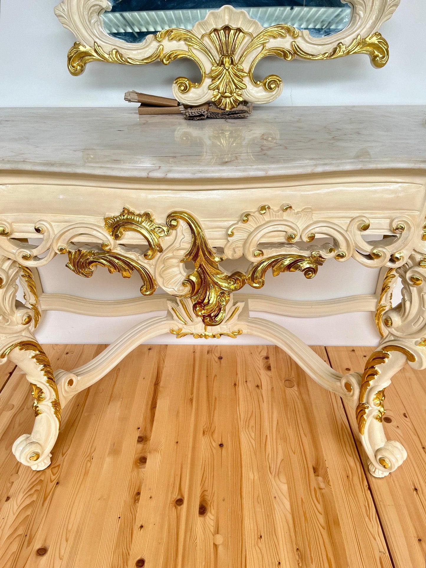 Console Table and Star Mirror French Antique Style with White Marble Top Console Table Baroque Rococo Style in Gold Finish for House Decor