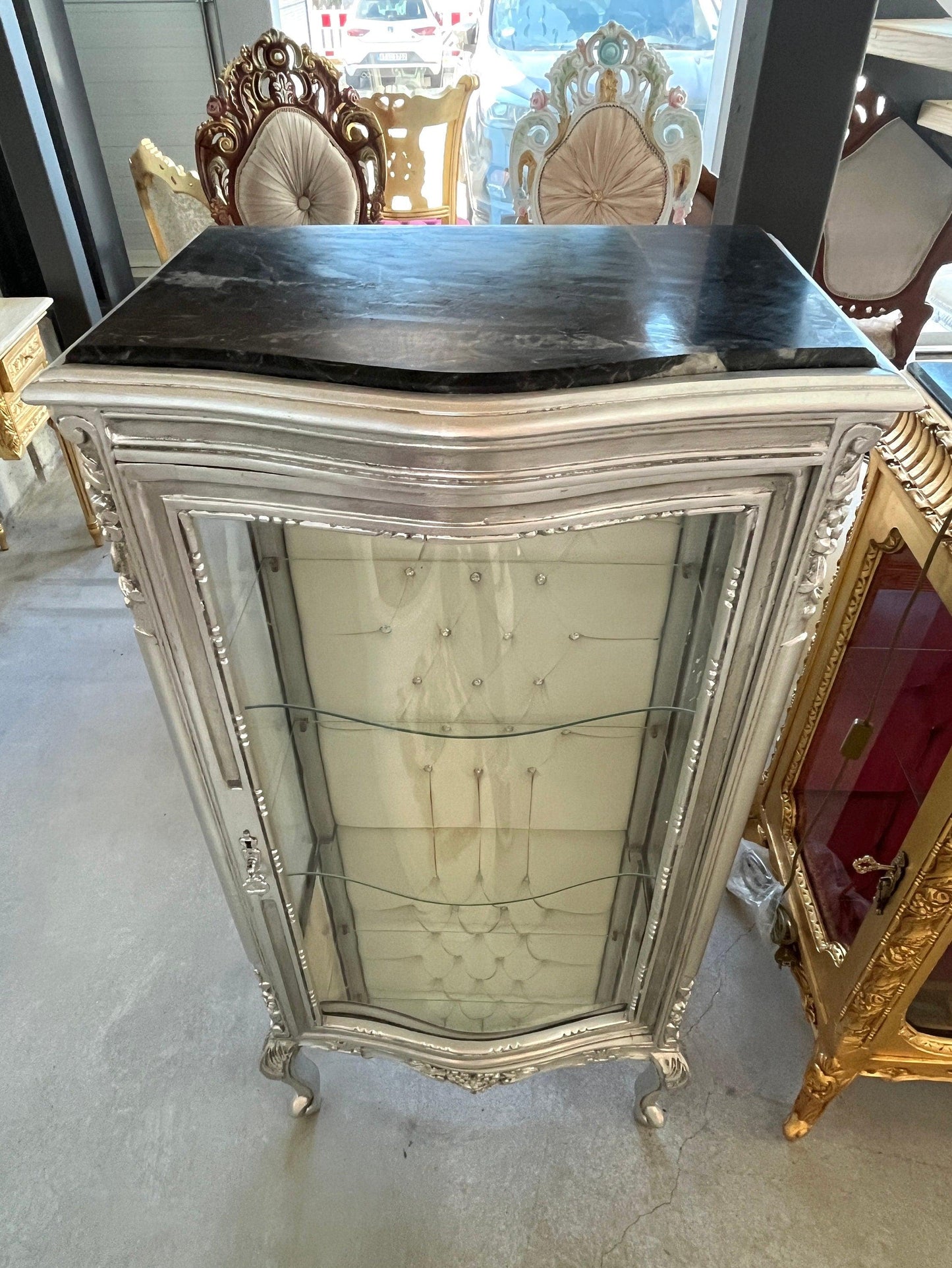 Display Cabinet French Louis Style in Gold Finish Glass Wooden Showcase Retro Baroque Style in Sliver Finish Home Decoration for Living Room
