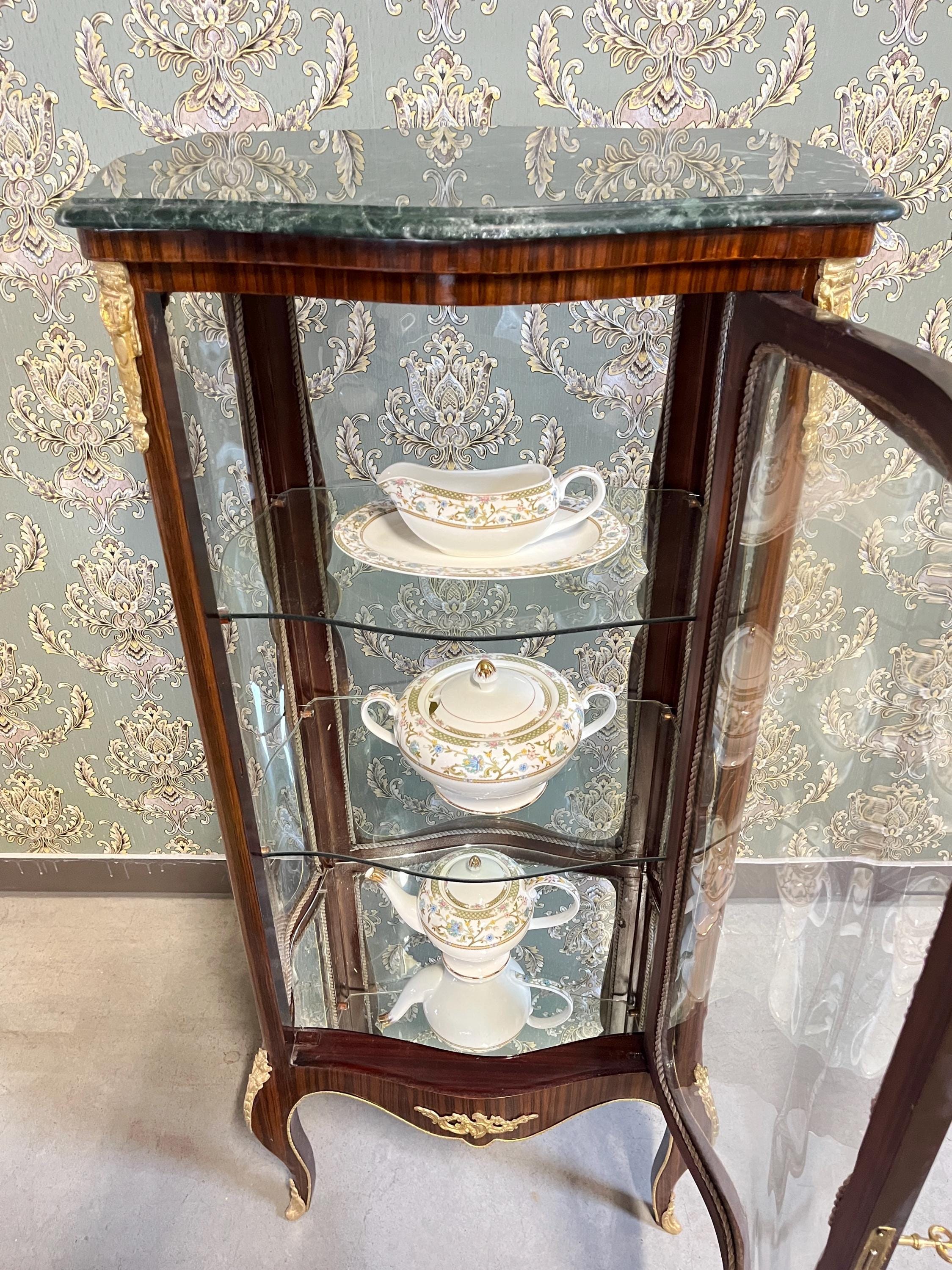 Display Cabinet Nostalgic French Louis Style Glass & Wooden Brown Showcase Retro Baroque Handmade Style for Home Decor