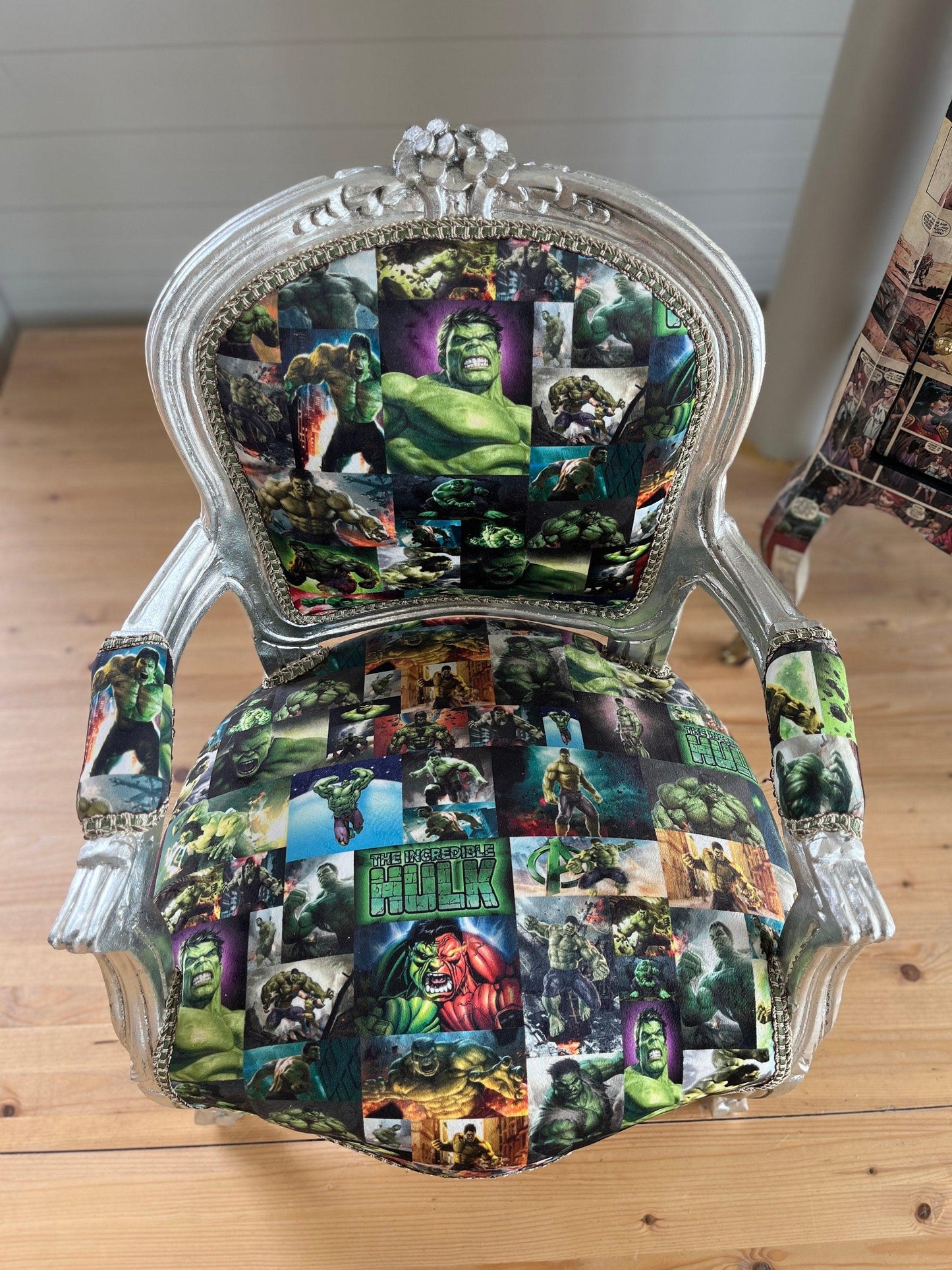 Cute Kid’s Chair French Louis Baroque Style Chair Incredible Hulk Cartoon Print Kids Armchair in Silver Finish