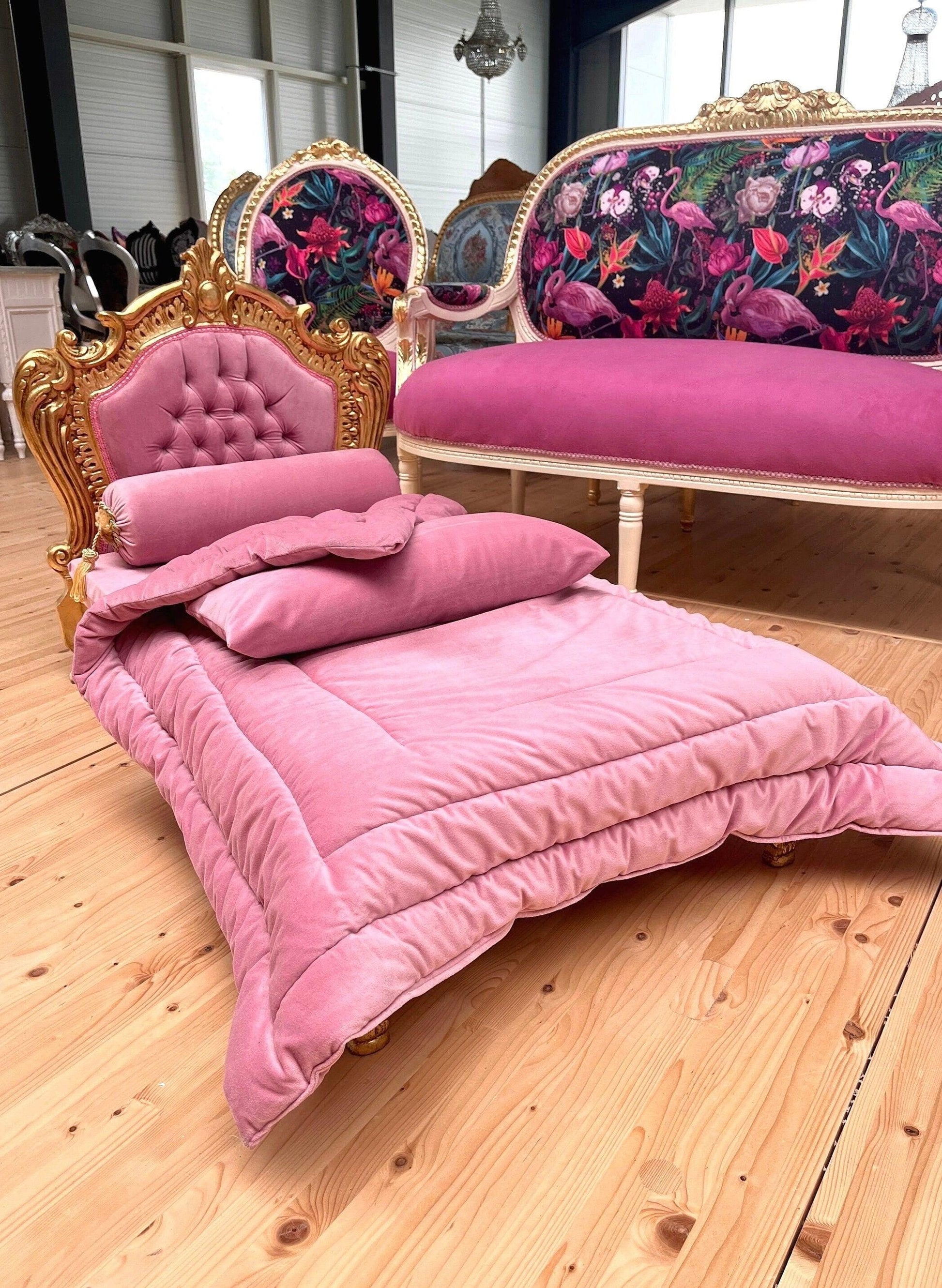 Pet Bed French Louis Baroque Style Mid Size Dog Bed with Blanket & Pillow for Home Decor in Pink Velvet
