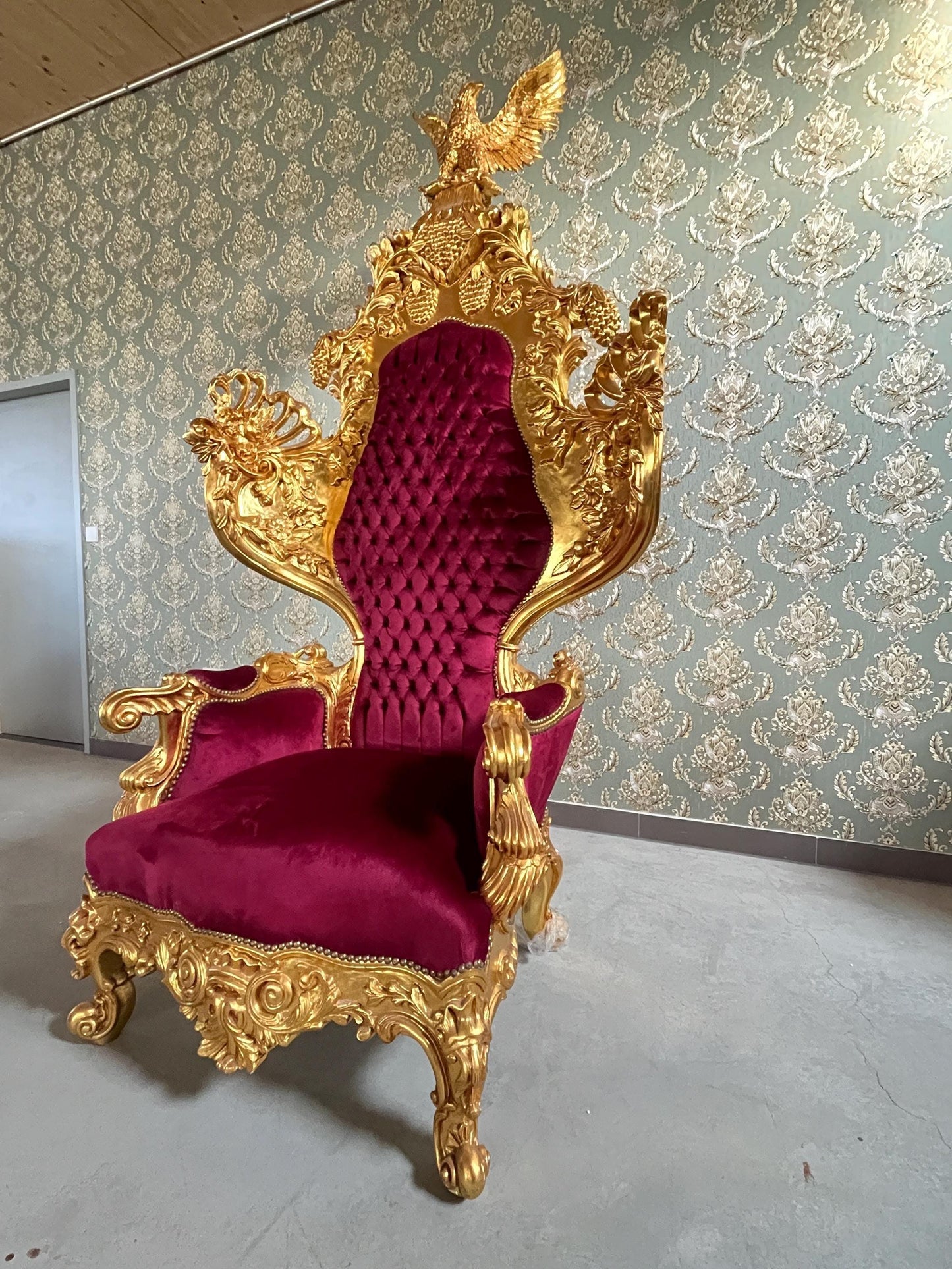 Huge Armchair Baroque Rococo Style King Throne Eagle Sculpture Red Velvet Gold Finish King Chair for Event Party Decor