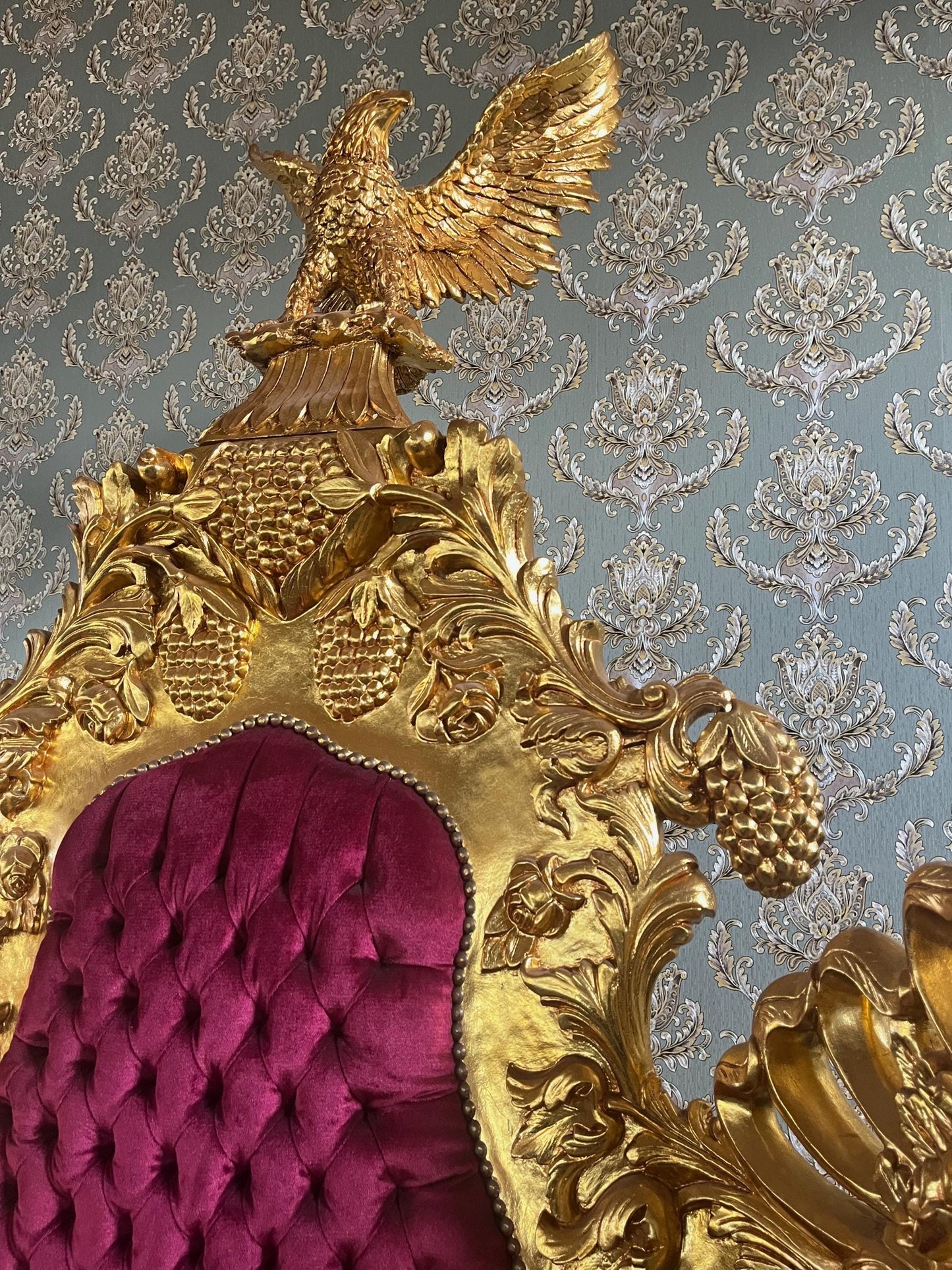 Huge Armchair Baroque Rococo Style King Throne Eagle Sculpture Red Velvet Gold Finish King Chair for Event Party Decor
