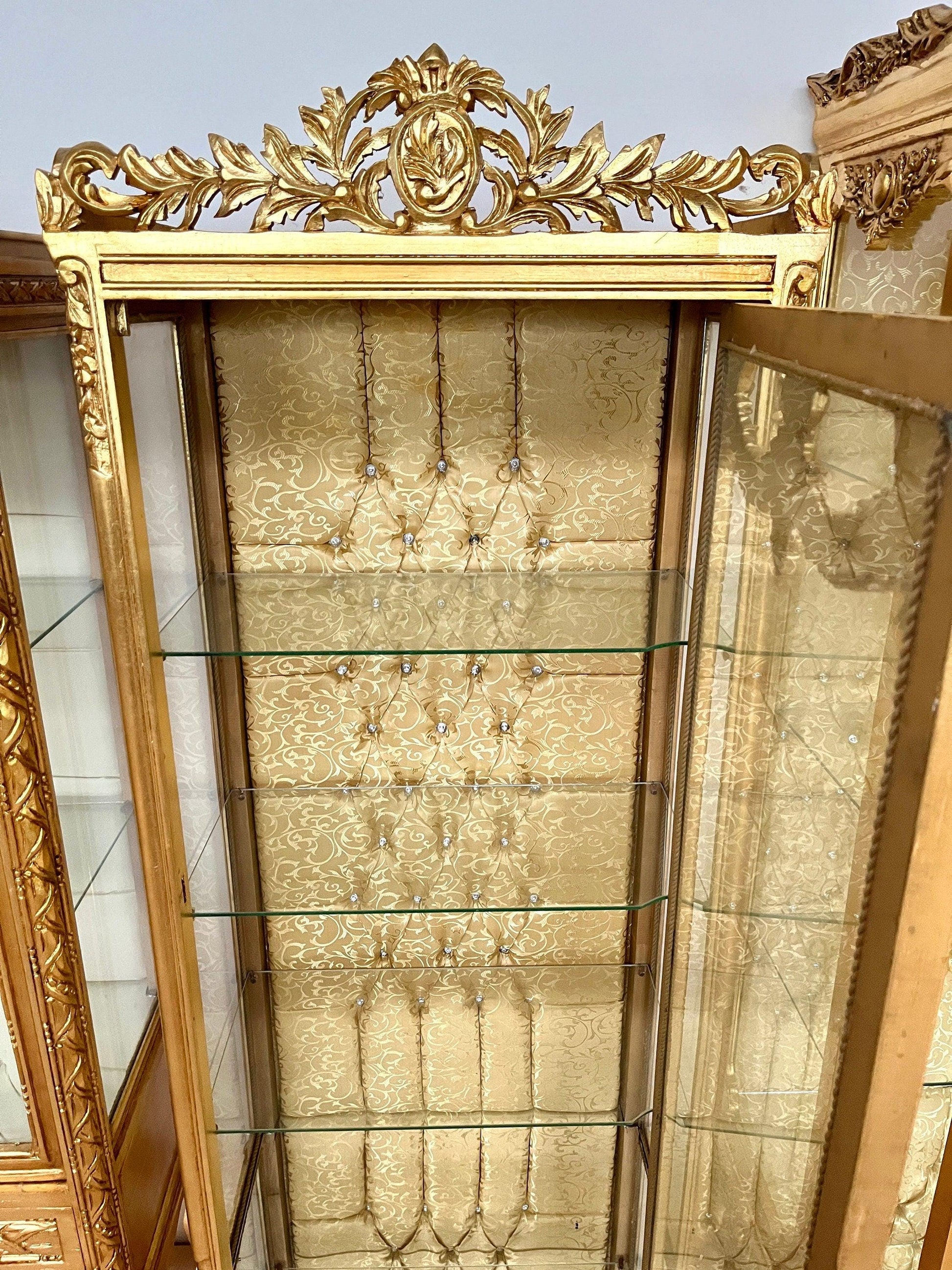 Display Cabinet French Louis XV Style Showcase Antique Style Reproduction in Gold Finish Retro Baroque Style Display Cabinet