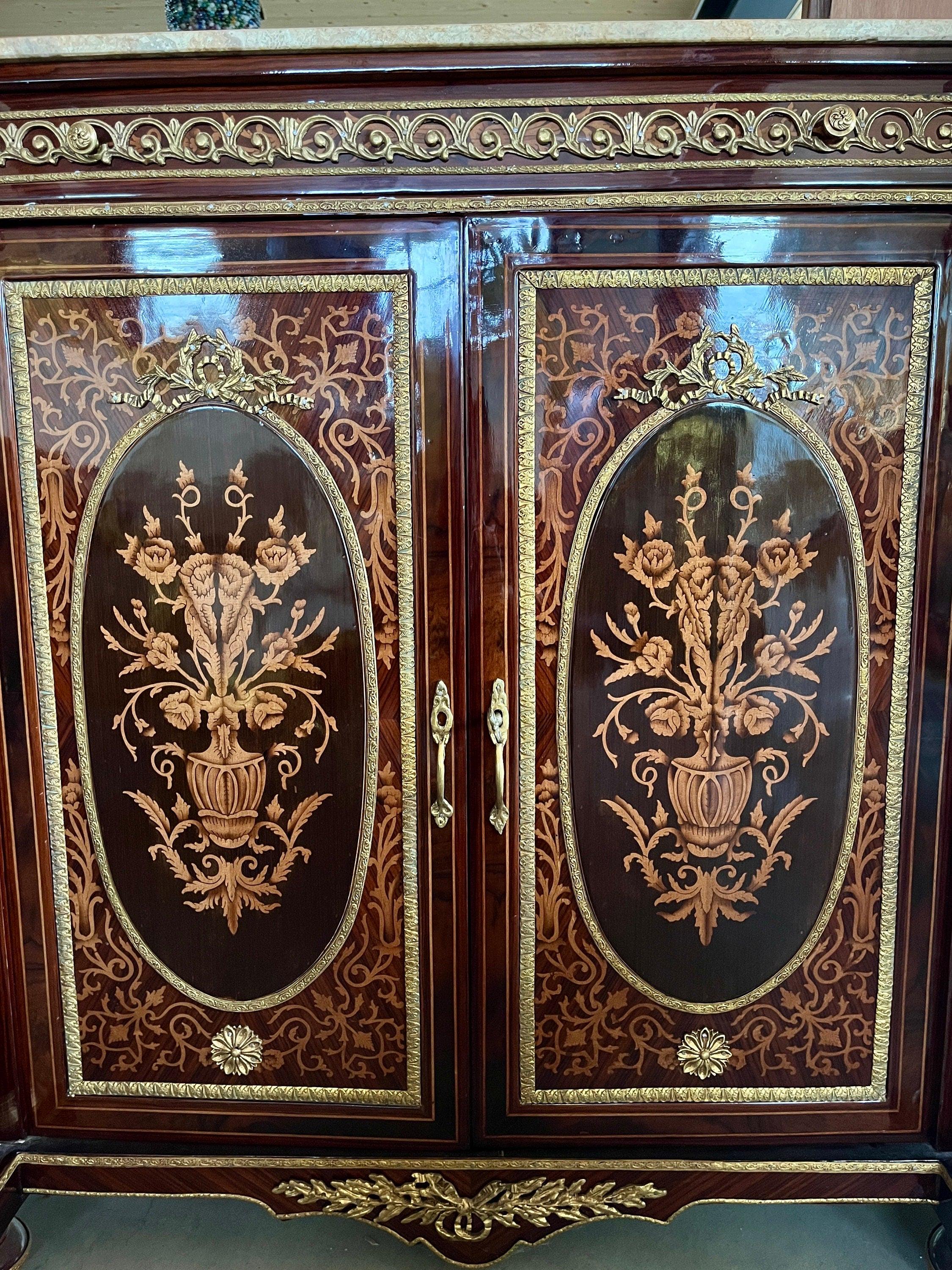 Wooden Cabinet in Nostalgic French Antique Style with Marble Slab at Top Display Cabinet Retro Baroque Style Glass Showcase Cabinet