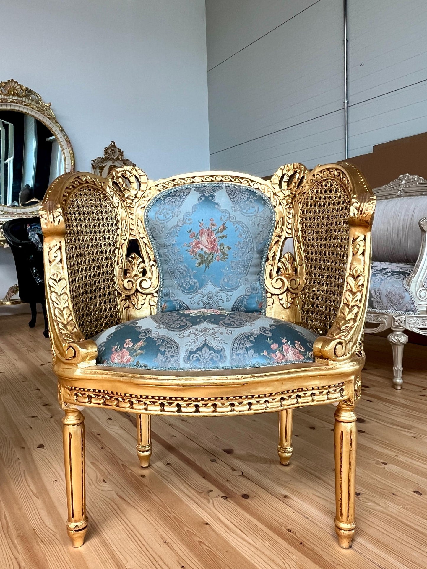 Sofa Set Royal Baroque Style in Blue Floral Damask Retro Rococo Couch Set in Gold Finish for Lounge Room Decor Party Event TV Movie Shooting