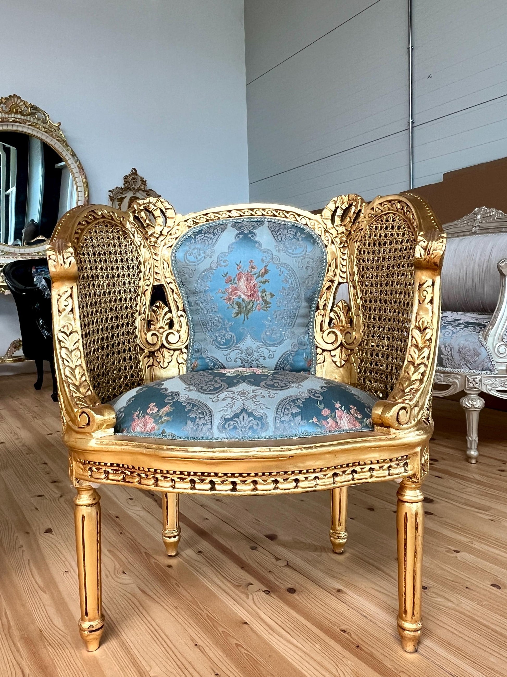 Sofa Set Royal Baroque Style in Blue Floral Damask Retro Rococo Couch Set in Gold Finish for Lounge Room Decor Party Event TV Movie Shooting