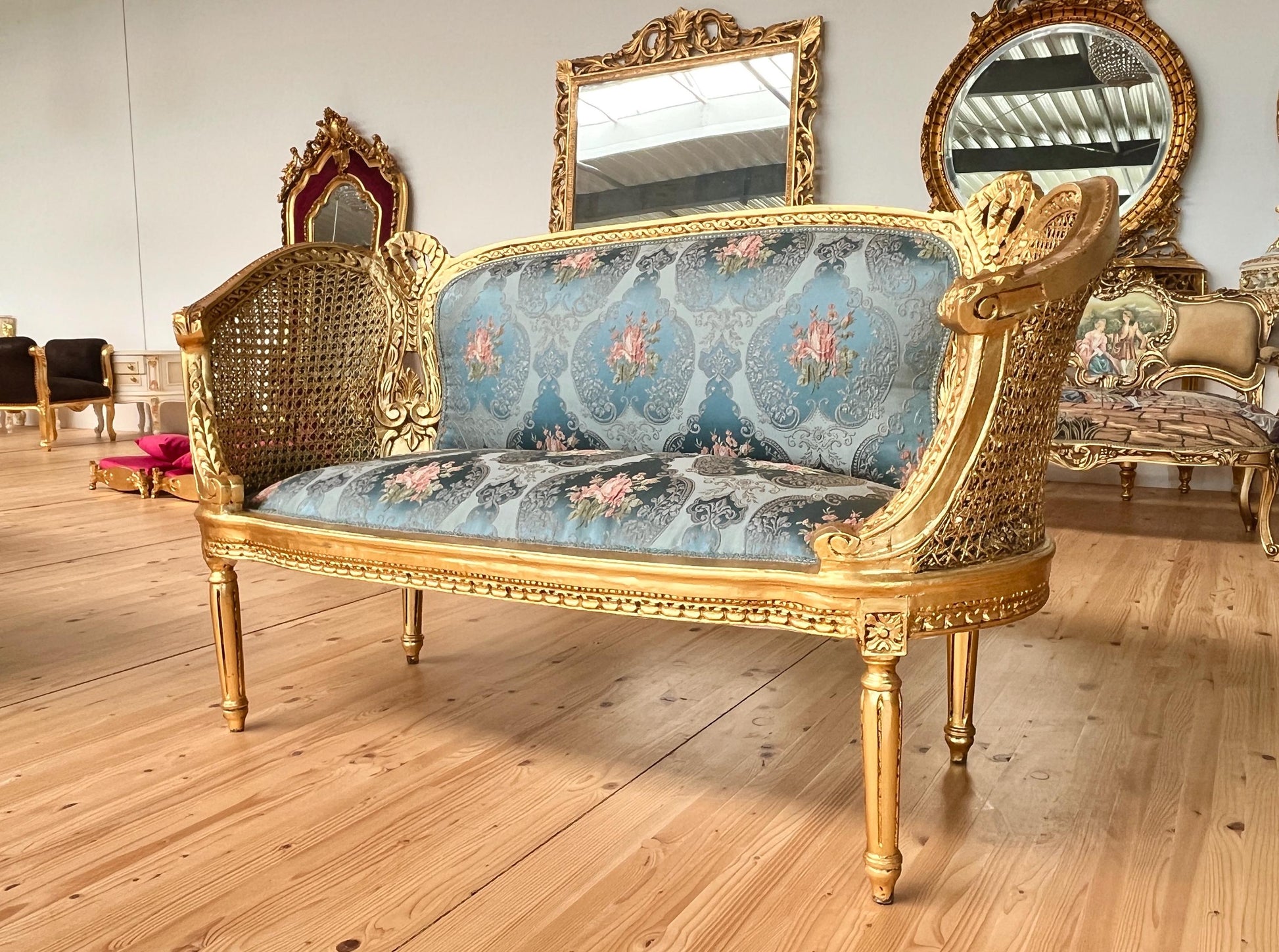 Sofa Set Royal Baroque Style in Blue Floral Damask Retro Rococo Couch Set in Gold Finish for Lounge Room Decor Party Event TV Movie Shooting