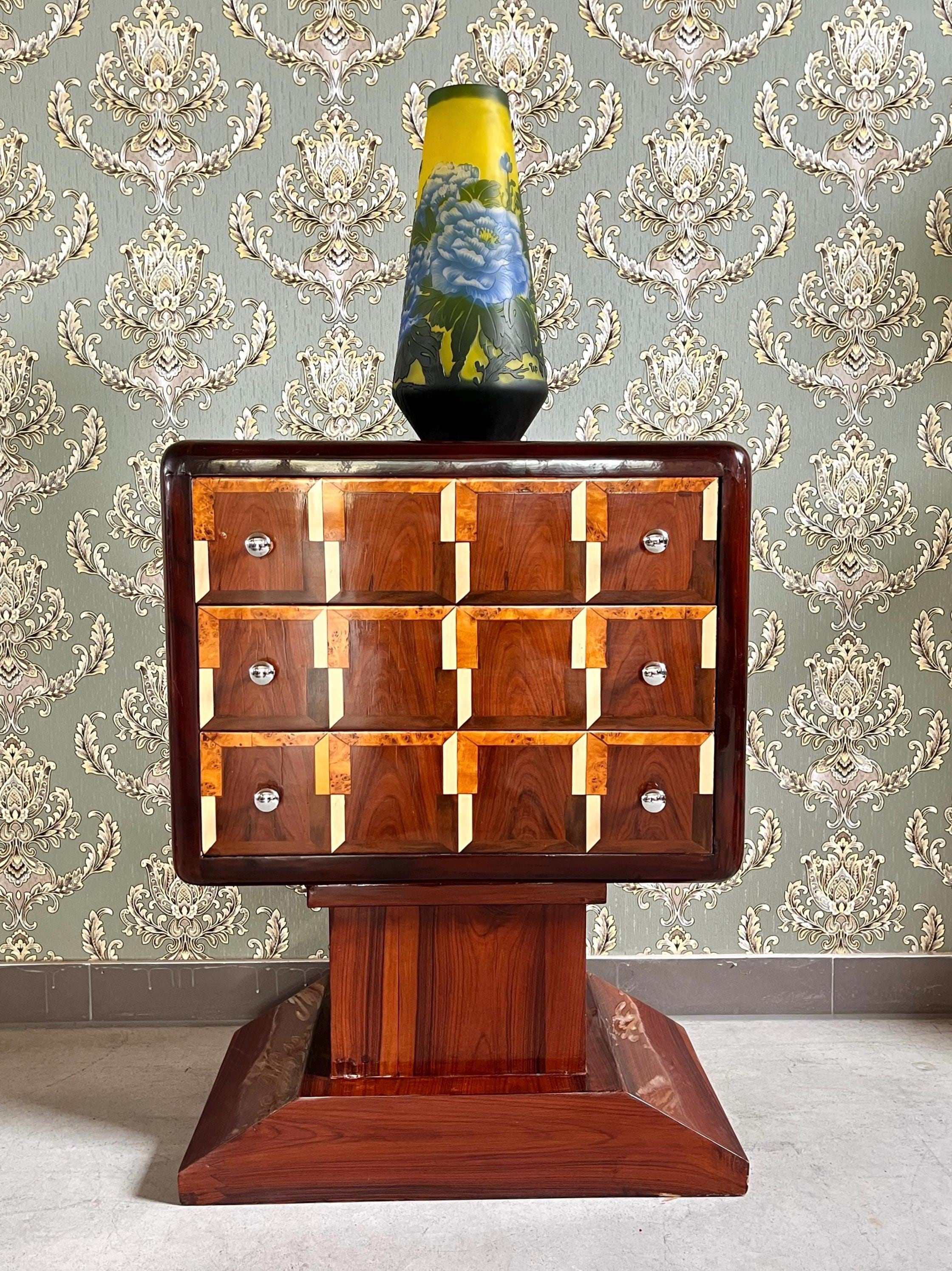 Art Deco Chest of Drawers