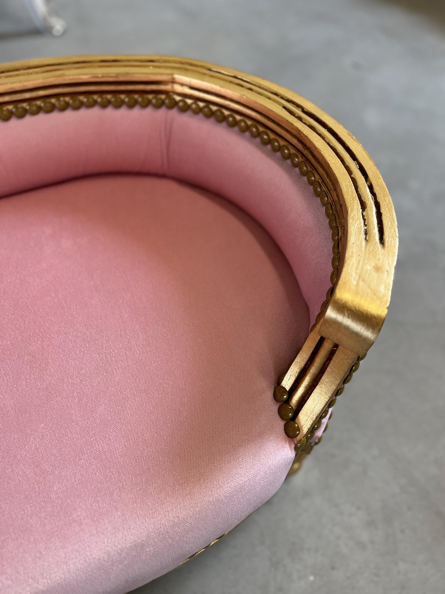 Dog Sofa Chair Retro Baroque Rococo Style Cute Dog Settee Green Velvet Blue Velvet for Home Decor Dog Chair
