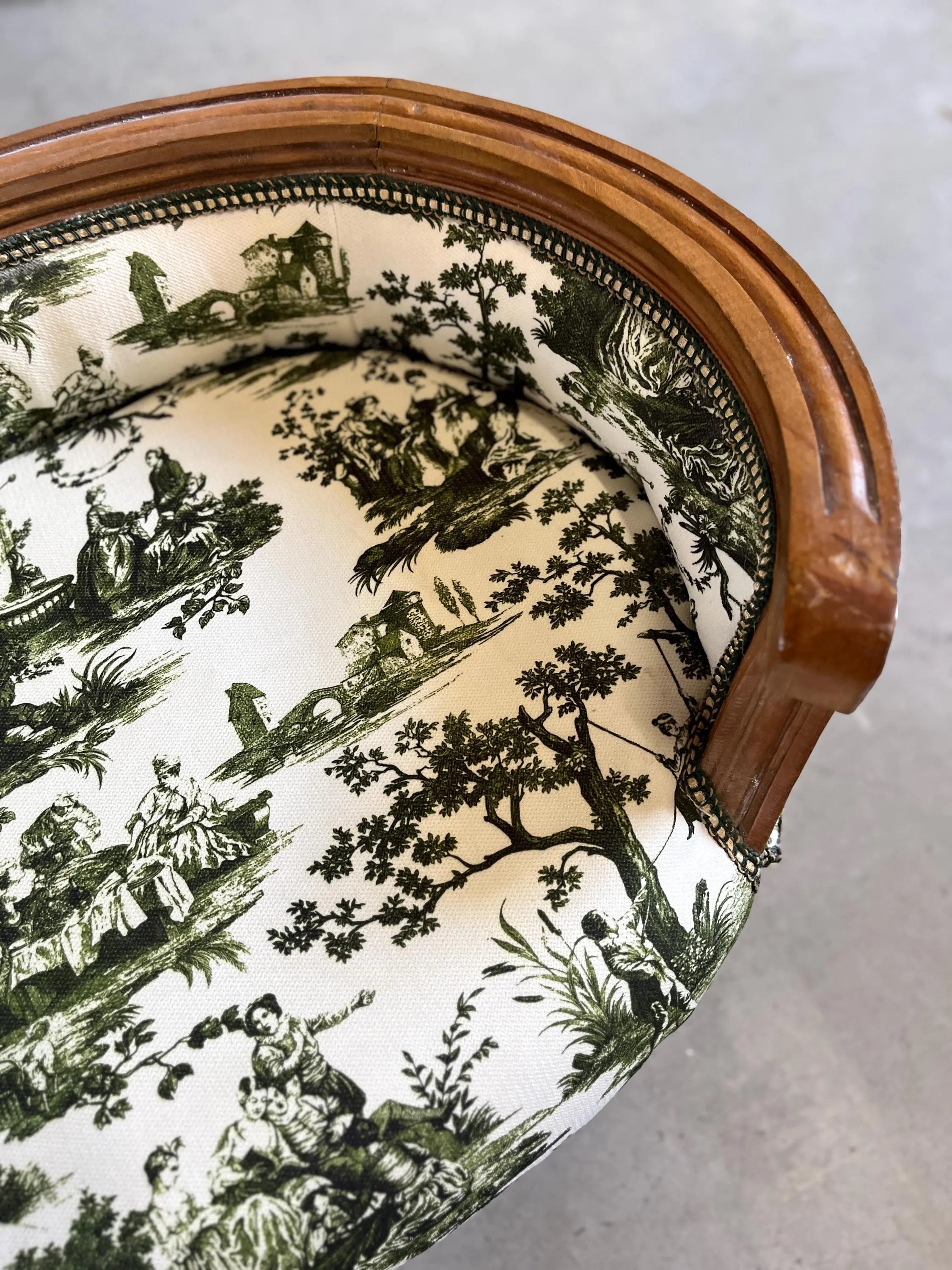 Baroque Style Pet Sofa Green Tree Print Luxury Dog Bed