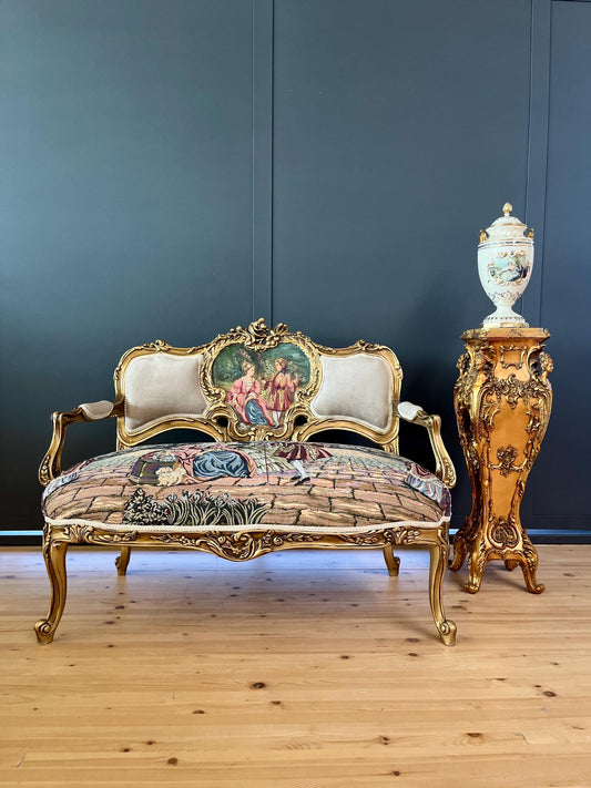 Love Seat Royal Style 2-Seater Sofa in Camel Velvet Palace Scenery Motif Nostalgic Baroque Style Handmade Bench for Lounge Room Home Decor