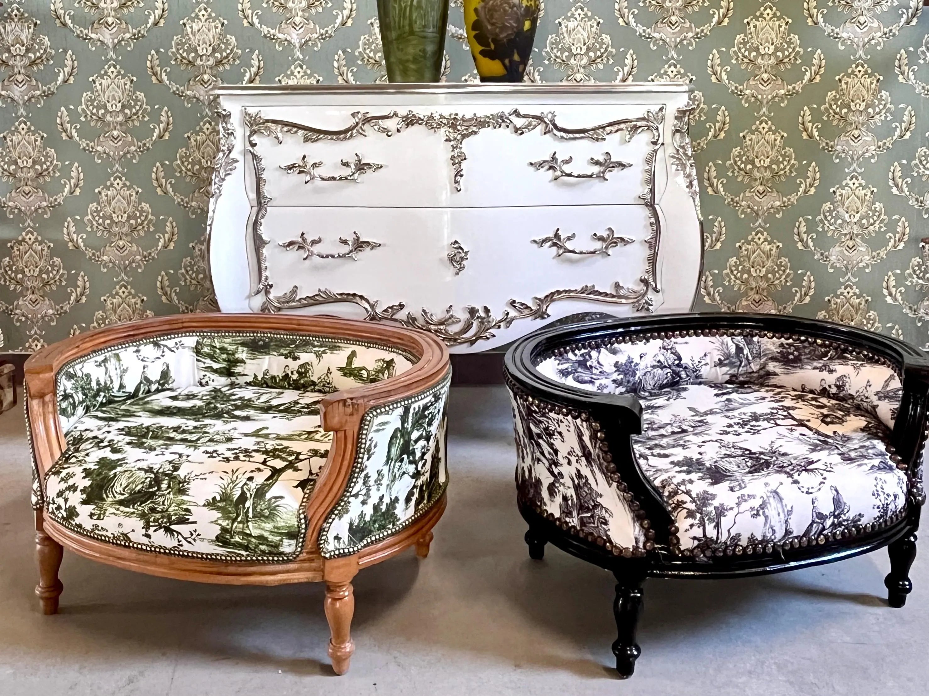Baroque Style Pet Sofa Green Tree Print Luxury Dog Bed
