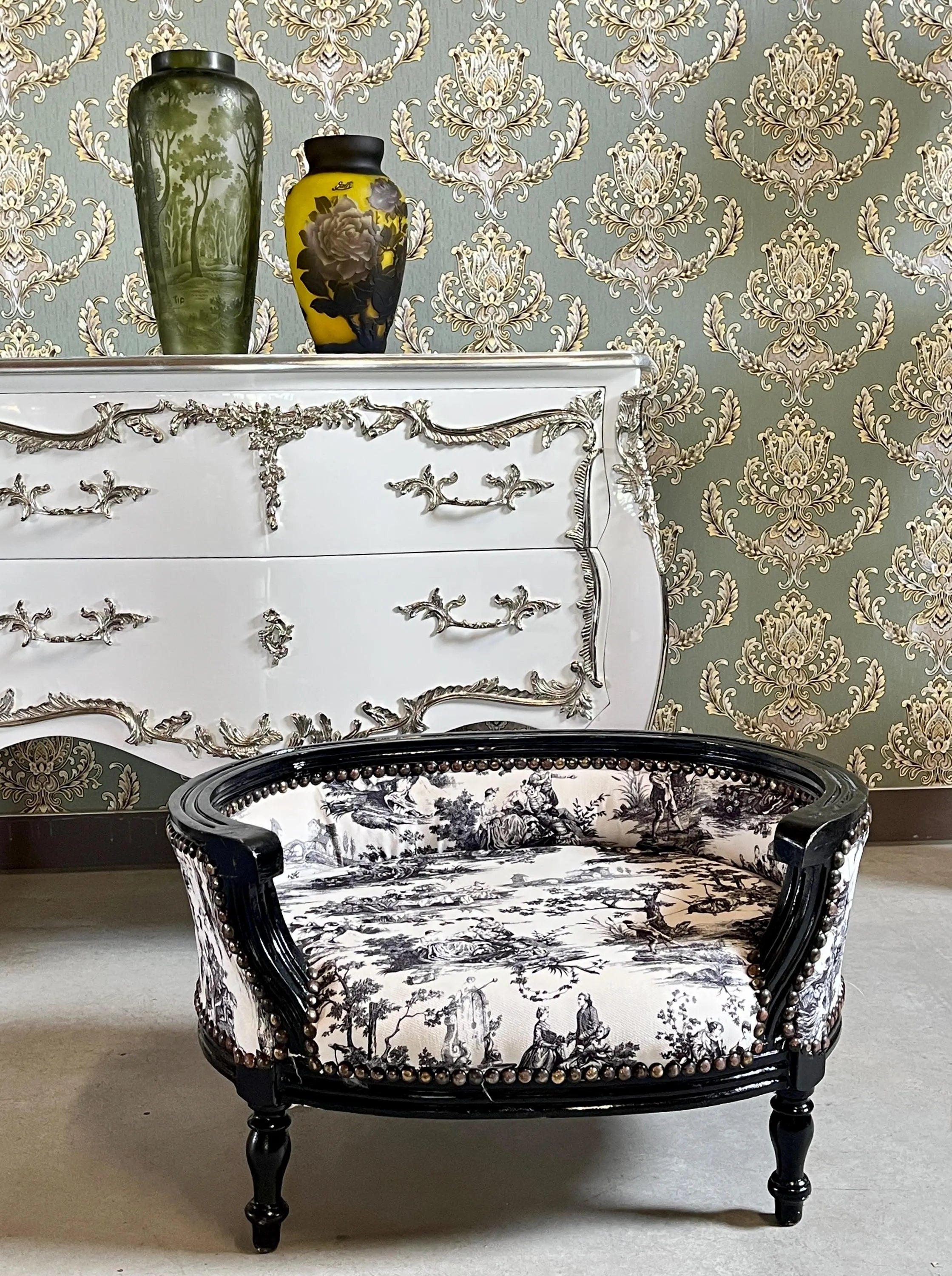 Baroque Style Pet Sofa Green Tree Print Luxury Dog Bed