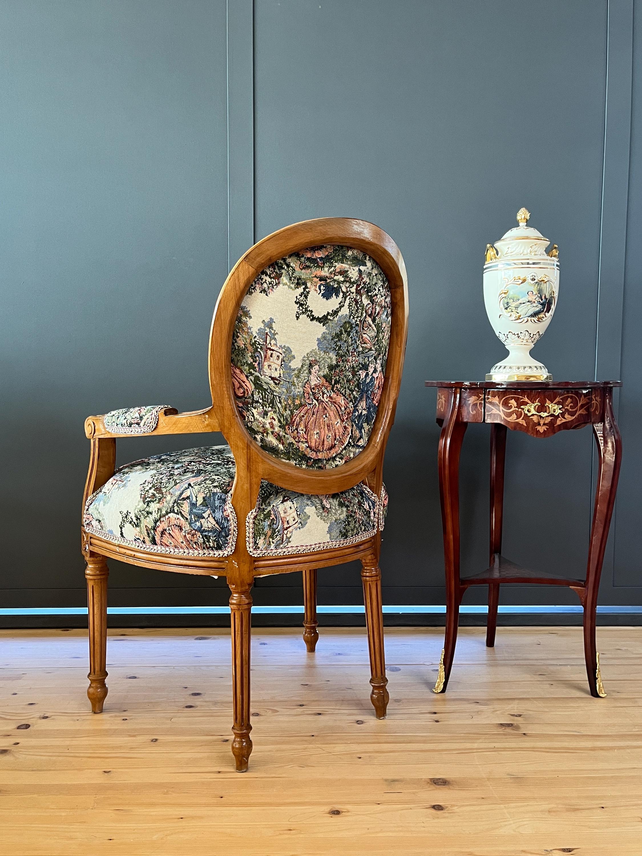Round Armchair French Baroque Wooden Chair in Tapestry Fabric Juliet Love Story Pattern for Lounge Room Decor