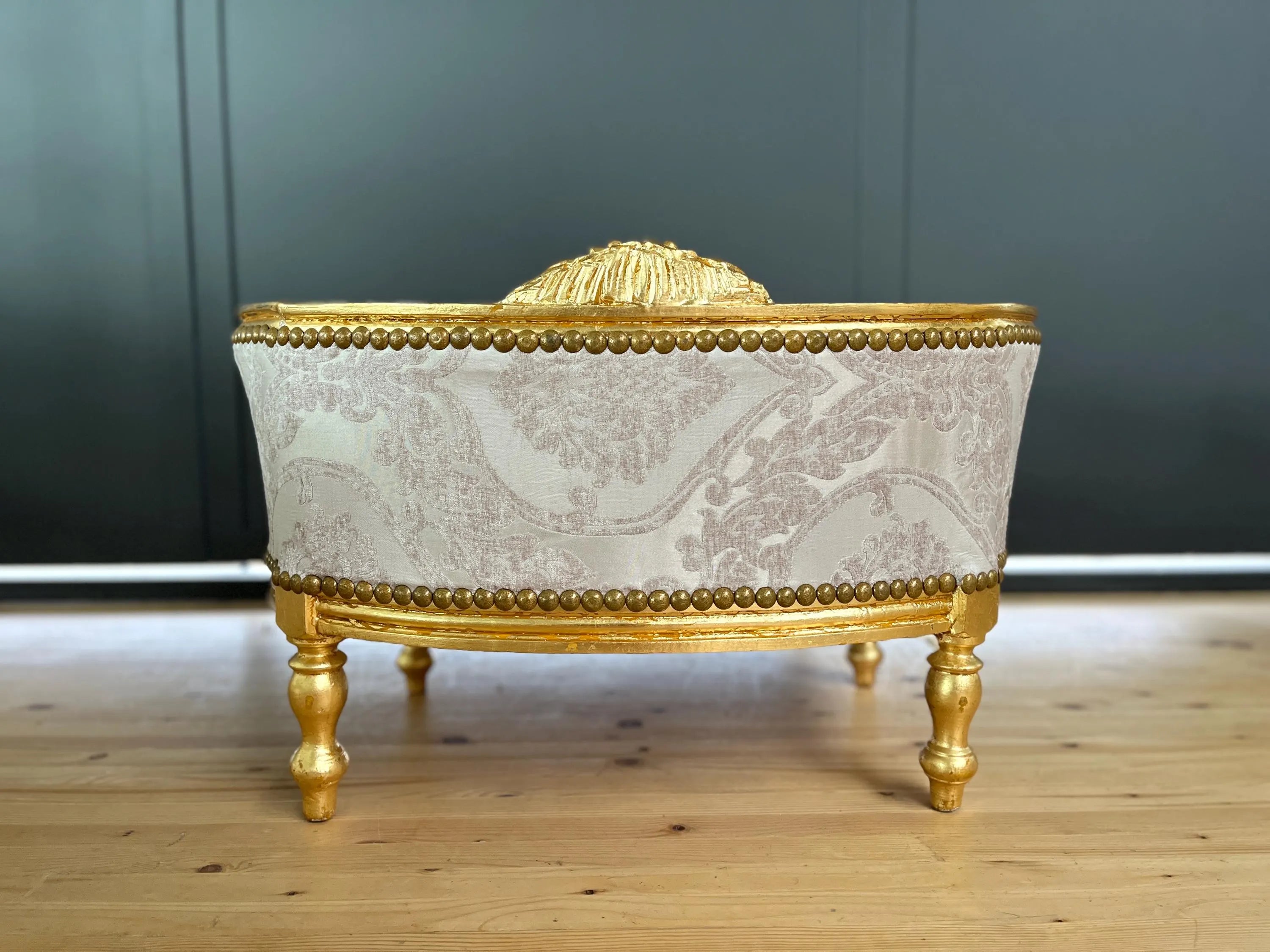 Handmade Baroque Pet Sofa Velvet Dog Couch with Gold Leaf