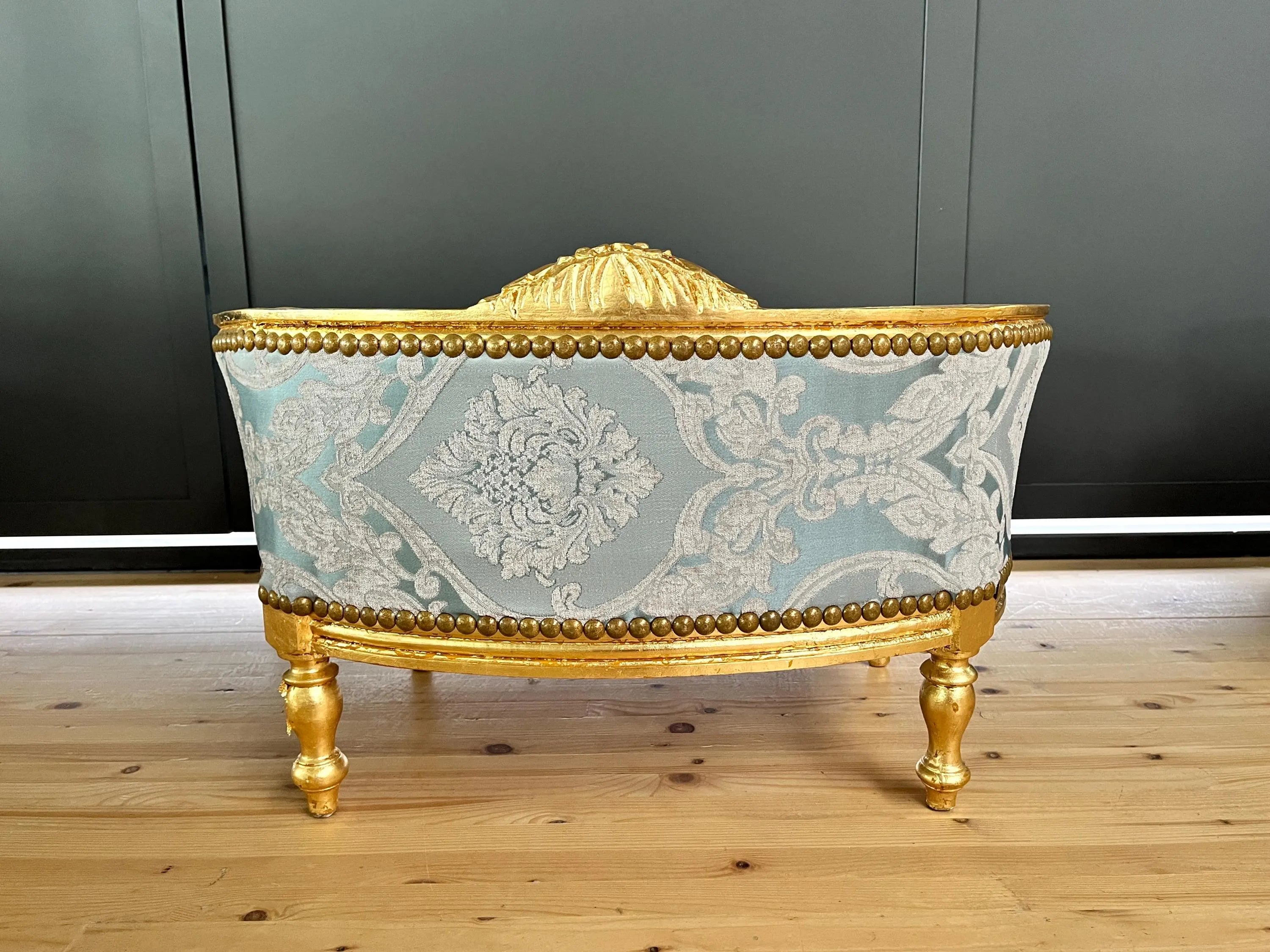 Handmade Baroque Pet Sofa Velvet Dog Couch with Gold Leaf