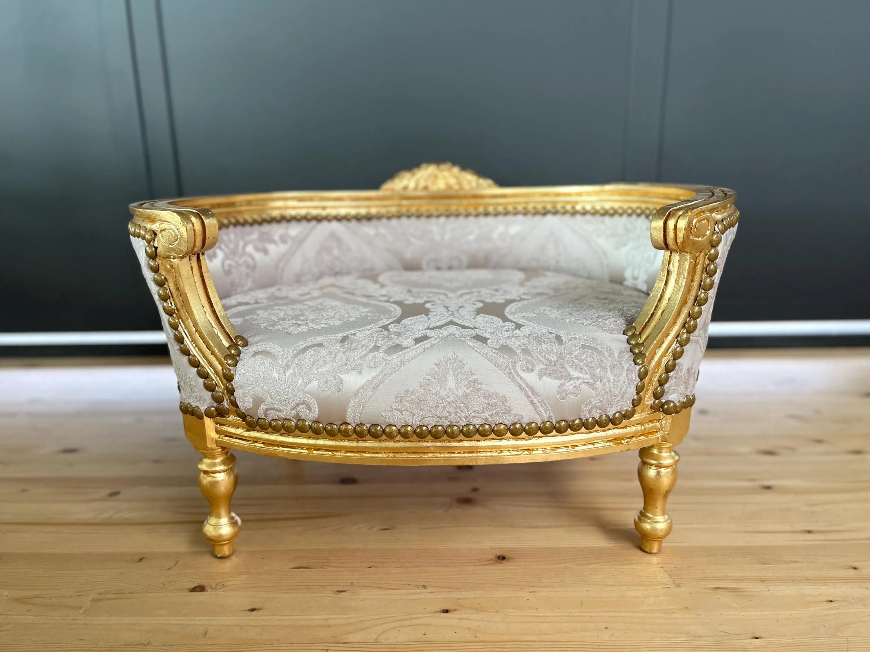 Handmade Baroque Pet Sofa Velvet Dog Couch with Gold Leaf
