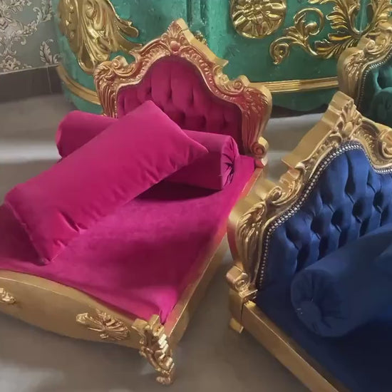Small Pet Sofa French Louis Style Dog Bed in Gold Finish Cute Baroque Rococo Style Cat Bed in Hot Pink Velvet & Purple Velvet for Happy Pet
