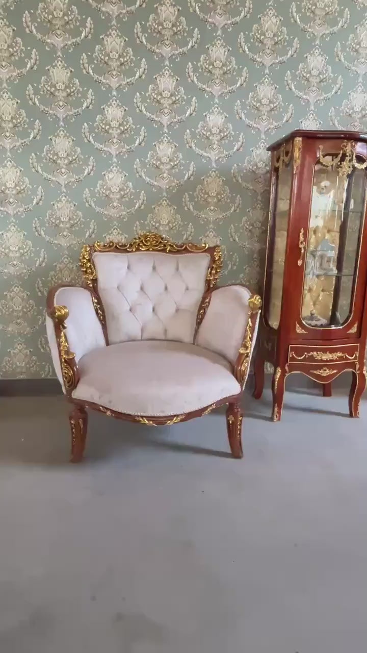 Antique Baroque Style Cream Velvet Armchair: Nostalgic Lounge Decor Chair
